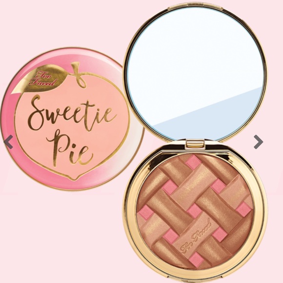 Too Faced Radiant Matte Bronzer - Picture 2 of 5